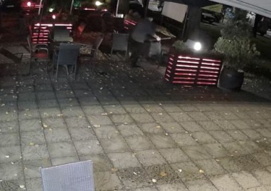 Заведение в Пловдив остана с маса по малко след като неизвестен