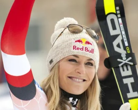 Легендарна скиорка падна лошо в последното си състезание ВИДЕО