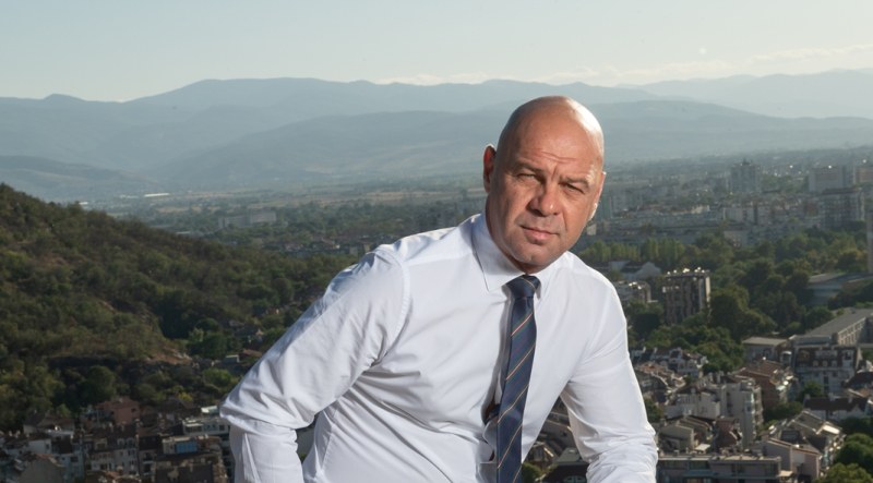 Кандидатът на ГЕРБ за кмет на Пловдив Костадин Димитров излезе