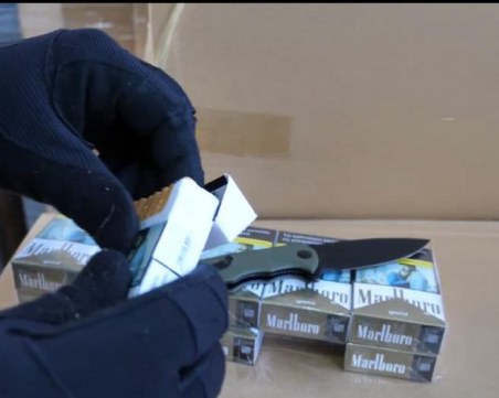 ГДБОП разкри нелегалн внос и разпространение на огромно количество цигари на стойност 5 млн.лв.