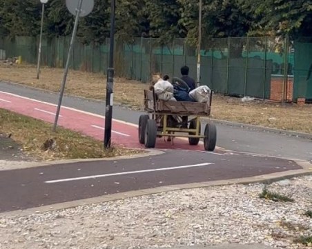 Каруца се пусна по велоалея в Асеновград