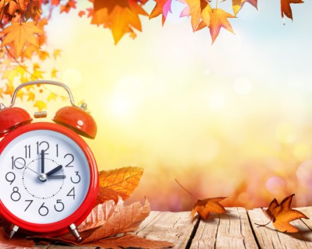 Местим стрелките на часовника тази нощ