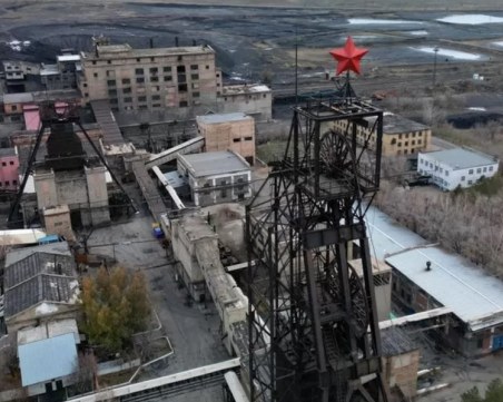 Най-малко 32-ма загинаха при пожар в мина в Казахстан