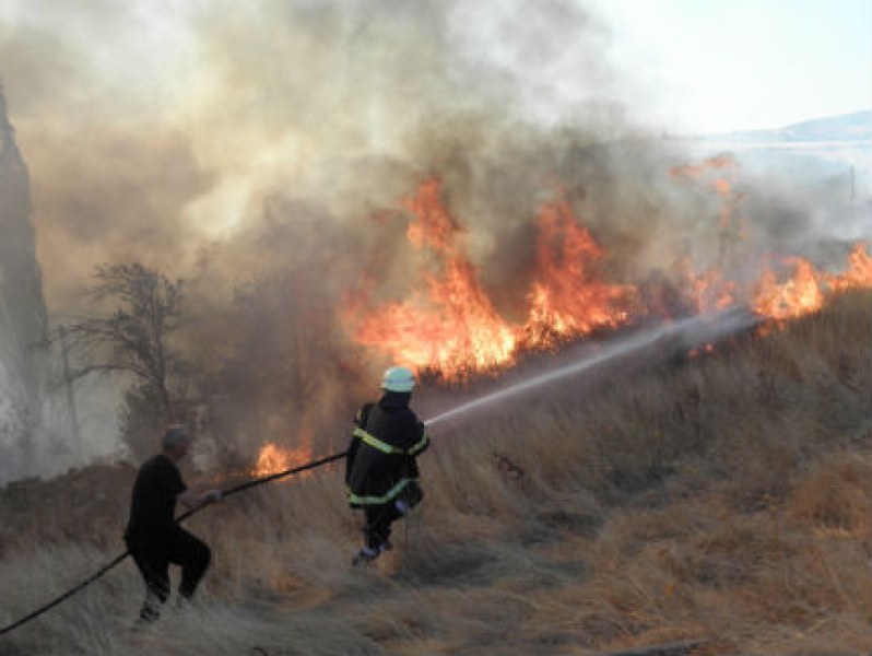 Общо 123 пожара са потушени за изминалото денонощие в страната,