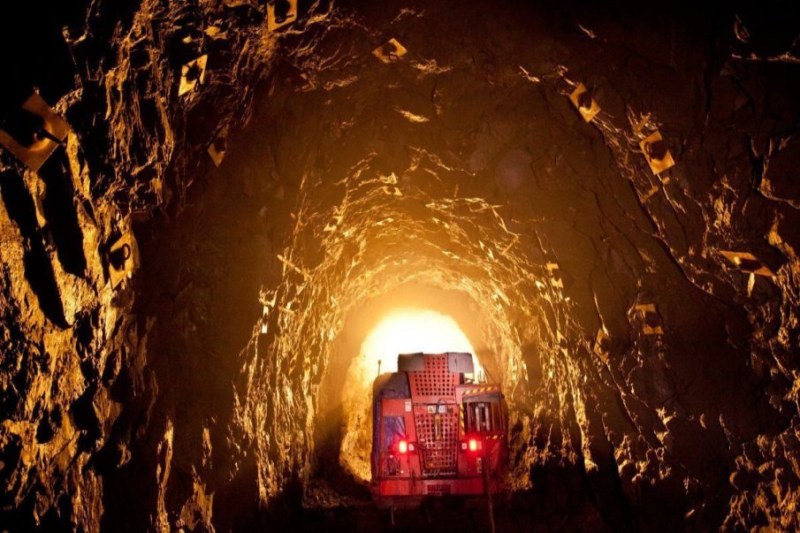 Шестнадесет миньори загинаха при авария в мина Костенко в Караганд
