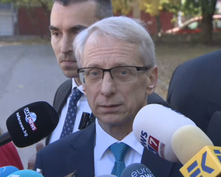 Денков: Излезте и гласувайте, защото иначе други го правят вместо вас