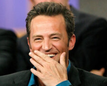 Почина Матю Пери