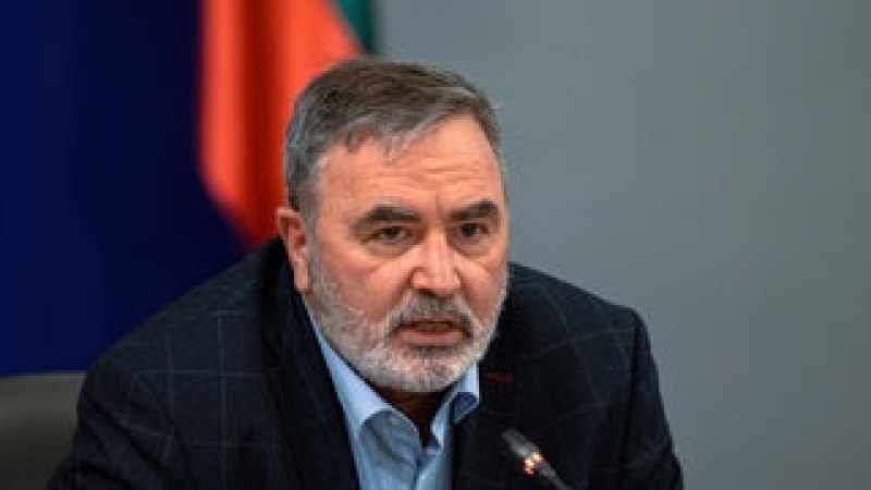 Доц. Ангел Кунчев: 5000 души с COVID-19 не могат да гласуват