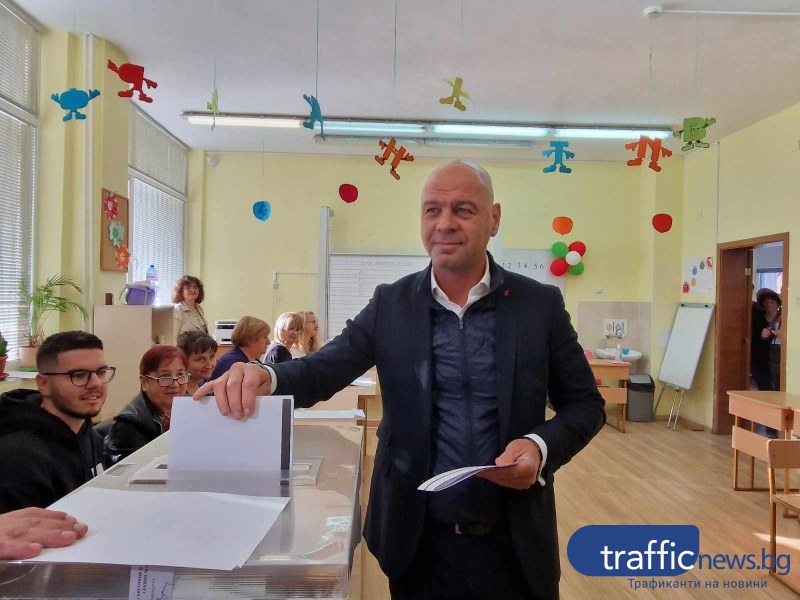 Кандидатът за кмет на Пловдив от ГЕРБ Костадин Димитров упражни