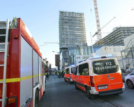 ДПА: Четирима български строители са загинали при рухването на скеле в Хамбург