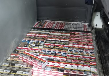 Митничари задържаха 3673 кутии с 73 460 къса цигари в