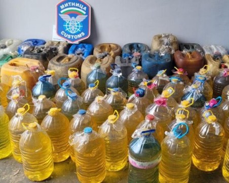 1,7 тона нелегален алкохол откриха пловдивски митничари през октомври