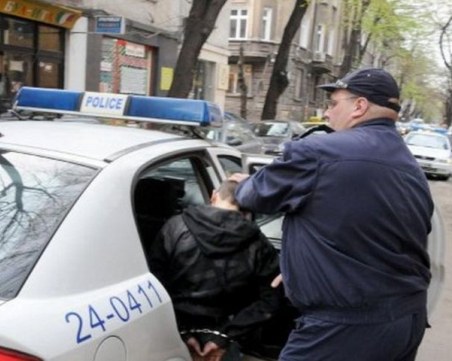 Хванаха 15-годишен пловдивчанин с трева и кокаин, съдът го наказа с пробация