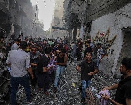 Над 50 палестинци са загинали при израелски въздушни удари по бежански лагер