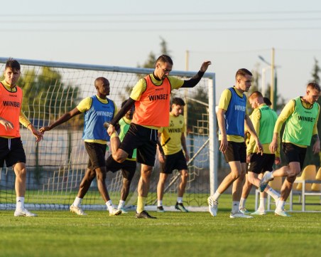 Само един от Ботев аут за дербито