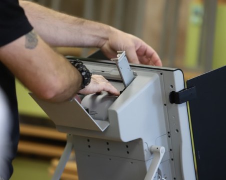Сертифицирането на машините за гласуване започна