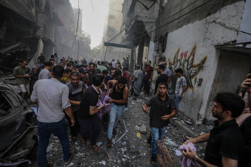 Над 50 палестинци са загинали при израелски въздушни удари по бежански лагер