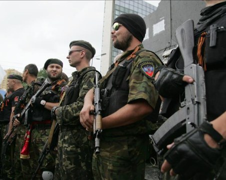 В Донецк осъдиха на затвор трима войници по обвинения в убийство на цивилни