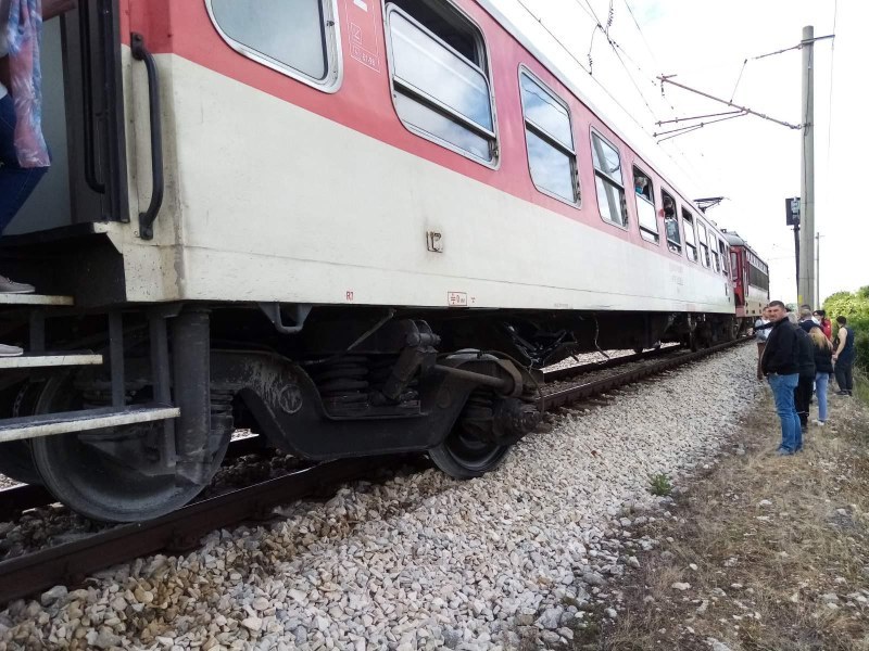 Свалиха пътниците от бързия влак София – Бургас