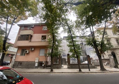 Пловдивчани живеещи в центъра на града сигнализираха че в имот