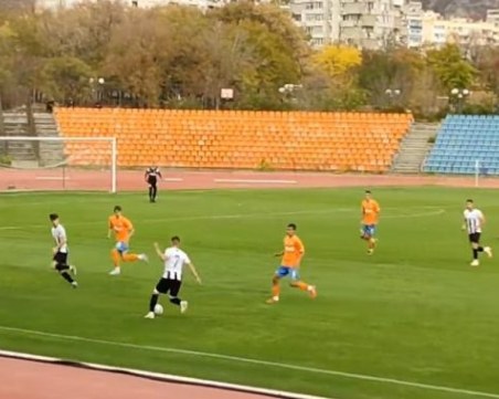 Дубълът на Локо се издъни срещу последния