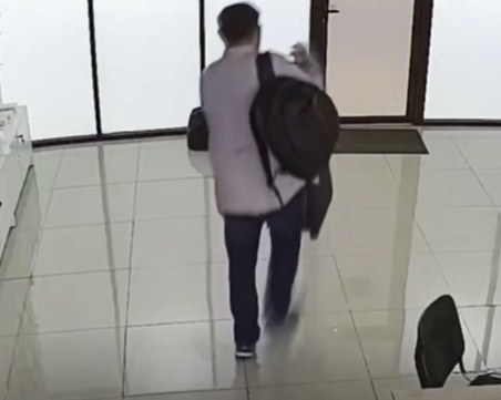 Мъж задигна над 50 айфона в първия си работен ден