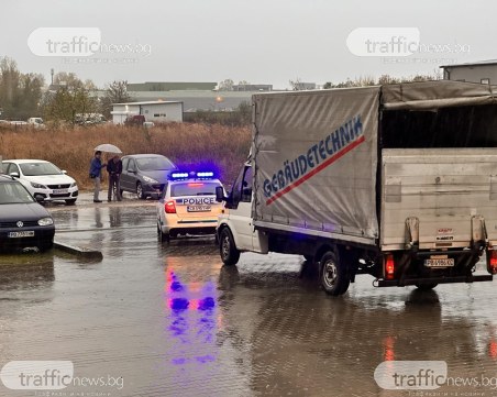 В порой: Машините за балотажа потеглиха към секциите в Пловдив и областта
