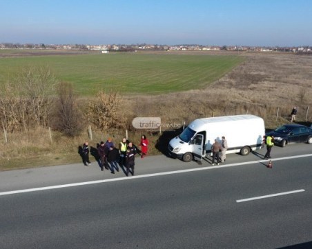 Заловиха мигранти, пътували с джип в Търновско