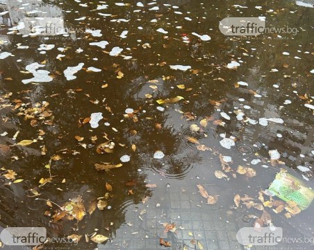 Заради асфалтирана шахта в Кършияка: Улица се превърна в река