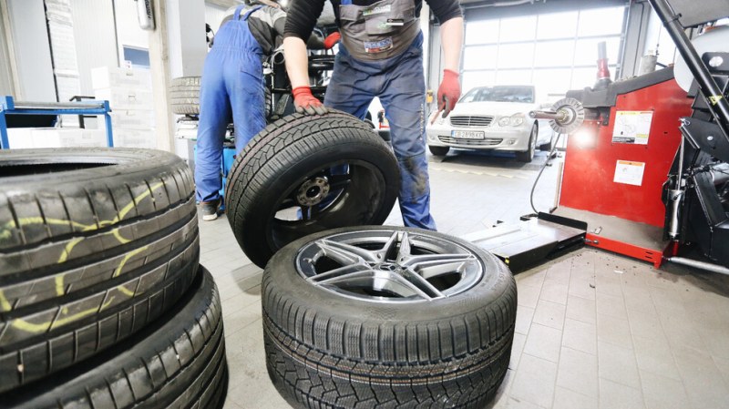 Скок на цената на зимните гуми - поскъпват между 25% и 40%