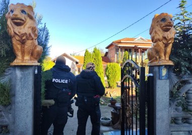 Полицаи в Шуменско откриха антики и сумата от близо 40
