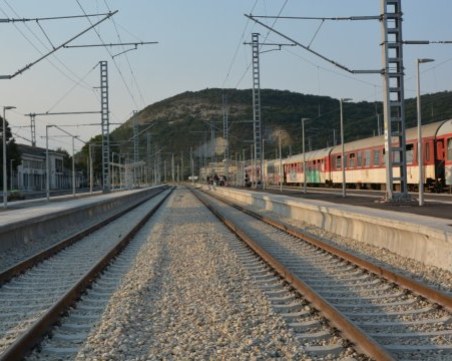Изграждат първата магистрала за влакове в България