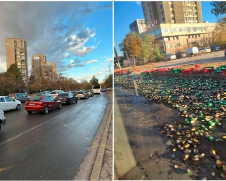 Камион разпиля стотици бутилки бира на кръговото на СПС, образува се зверско задръстване