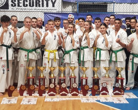 21 медала за пловдивския клуб 