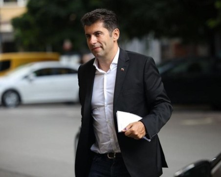 Кирил Петков за лидерската среща: Не бягаме от разговори