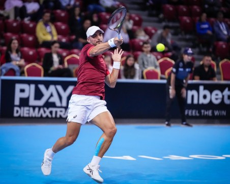 Мико отпадна на София оупън