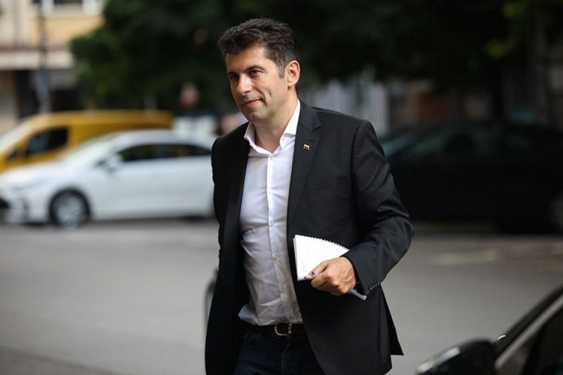 Кирил Петков за лидерската среща: Не бягаме от разговори