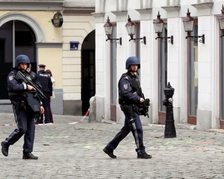 Фалшиви бомбени заплахи в 7 училища във Виена, евакуирани са учениците