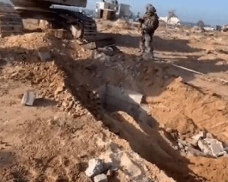 Израел унищожи 130 тунела на 