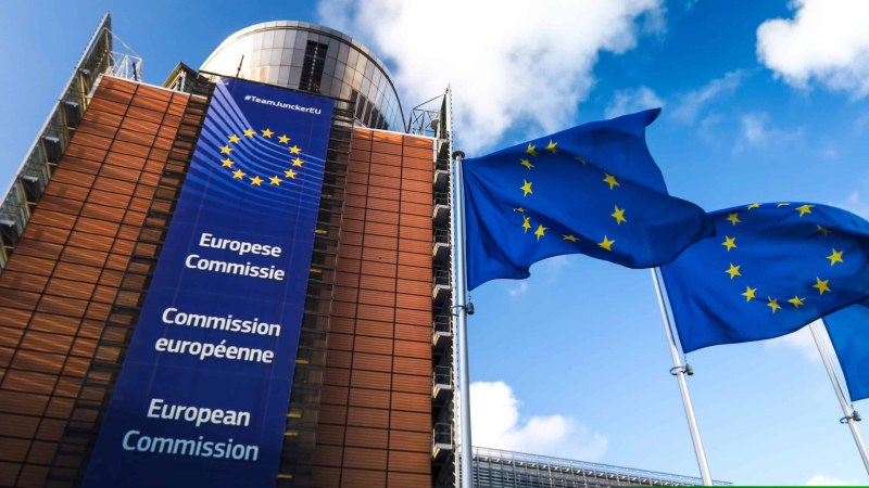 Европейската комисия препоръча започване на преговори с Украйна и Молдова за присъединяване в ЕС