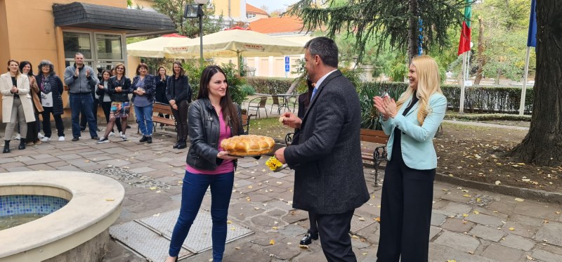 С пита и мед посрещнаха кмета на район „Централен