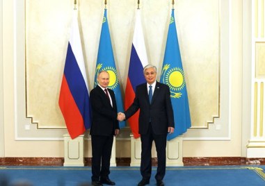 Руският президент Владимир Путин пристигна днес в Казахстан на посещение