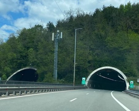 АПИ ще плати 460 хил. лв. за убитата от лампа в тунел 