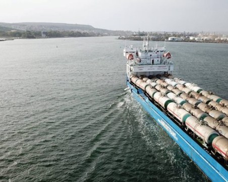 Човешка грешка е причината за сблъсъка между два кораба край Тюленово