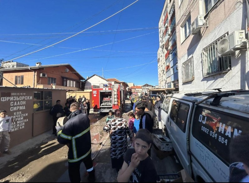 Пловдивчанин нападна съсед с чук, след това се барикадира в апартамента си и го запали