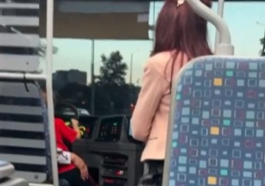 Дете подкара автобус от градския транспорт в Пловдив Скандалното видео