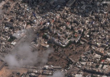 Поредна нощ на интензивни въздушни удари срещу ивицата Газа Властите в