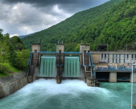 Един от агрегатите на ПАВЕЦ „Чаира