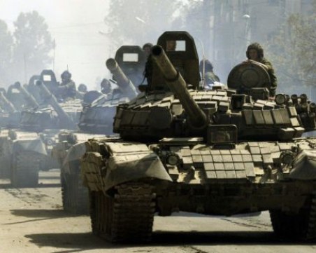 Осъдиха украинец, превел с БМВ-то си колона от руски танкове към Киев