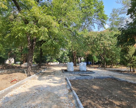 Затварят част от централна улица заради ремонта на Дондуковата градина